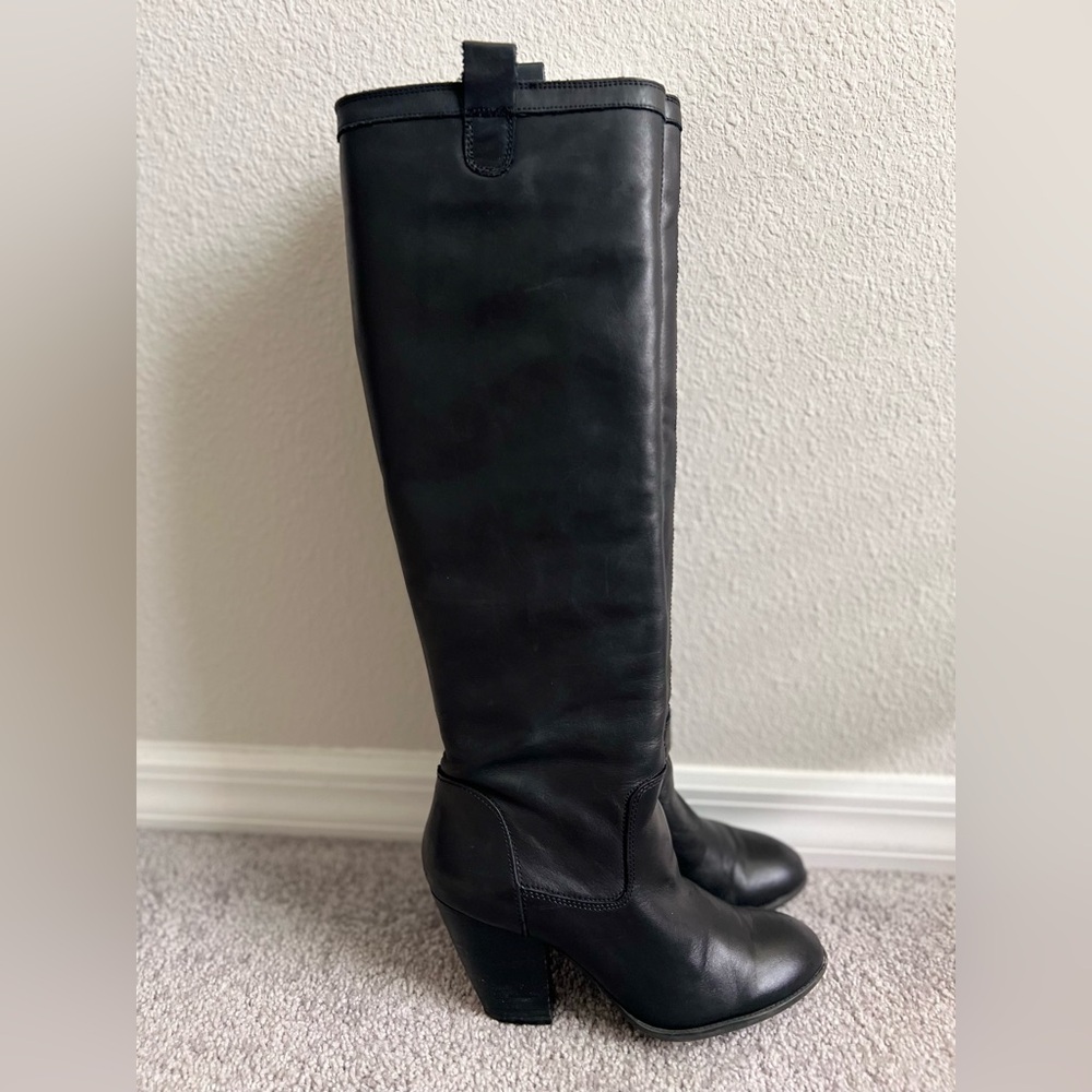 BCBGeneration Black Knee-High Leather Heeled Boots